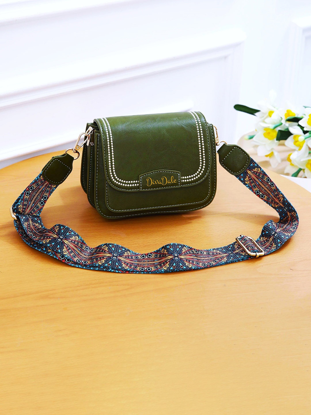 

Diva Dale Women Solid Crossbody Sling Bag, Green