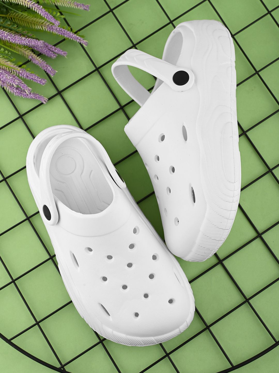 

HRX by Hrithik Roshan Women Croslite Clogs, White