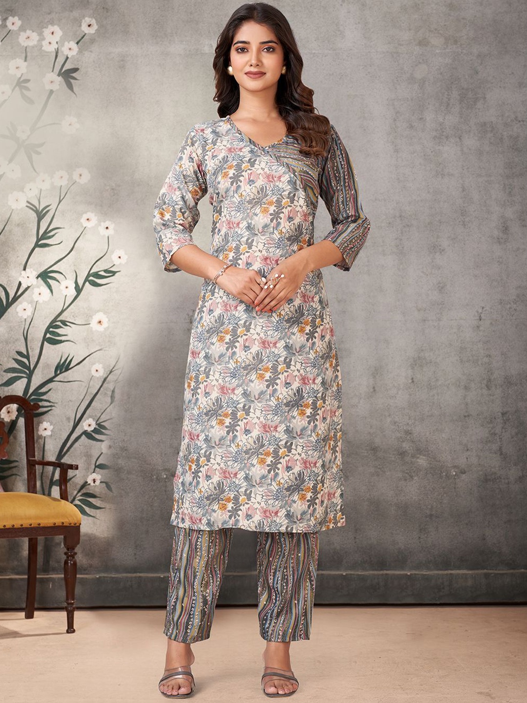 

KALINI Ethnic Motifs Printed Straight Kurta With Palazzos, Grey