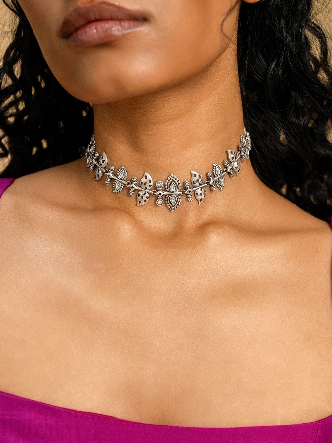 

SHAYA Sajna Sawarna 925 Sterling Silver Stone Studded Sajna Sawarna Choker Necklace