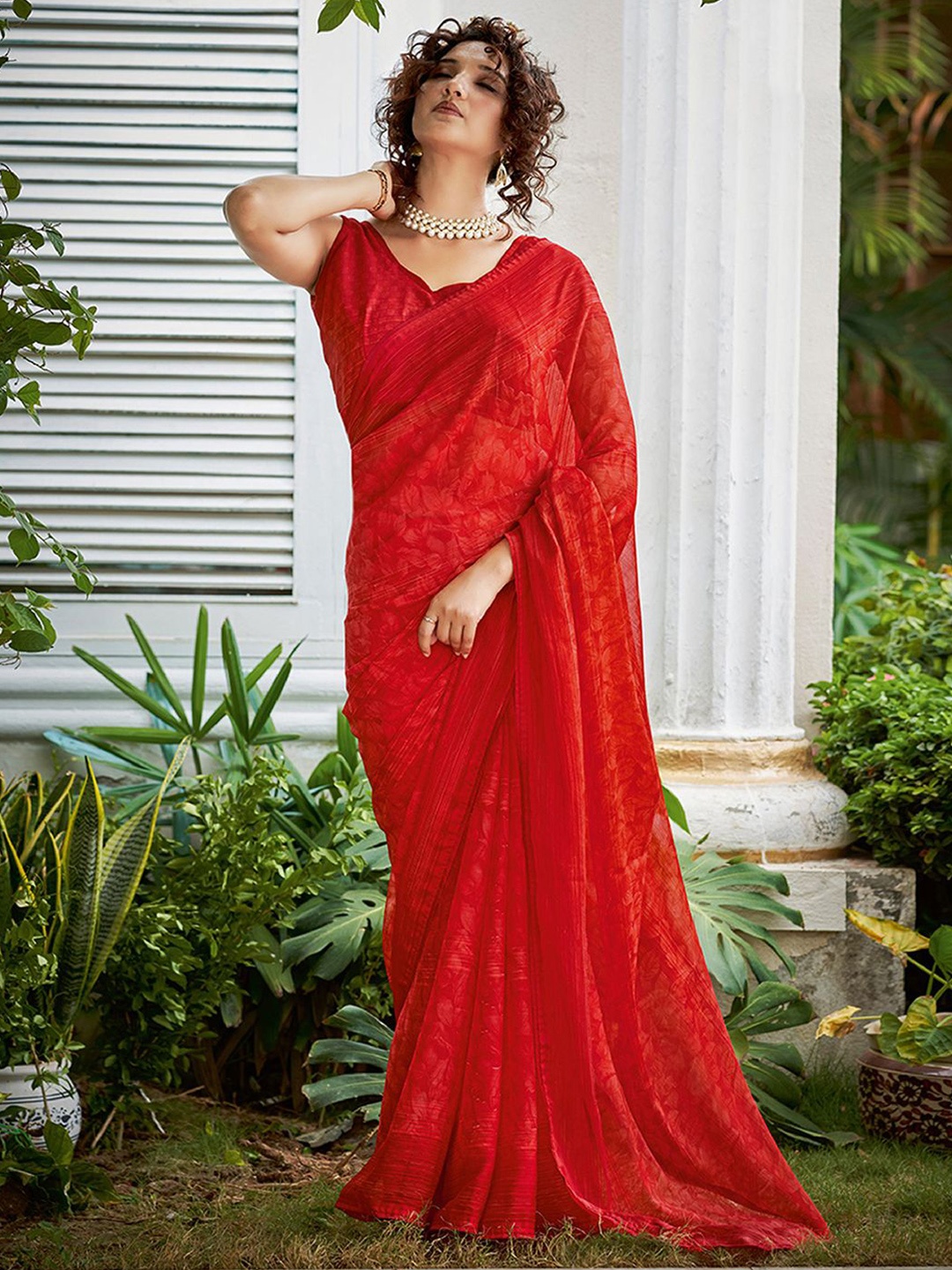 

SANSKAR Floral Printed Saree With Blouse Piece, Red