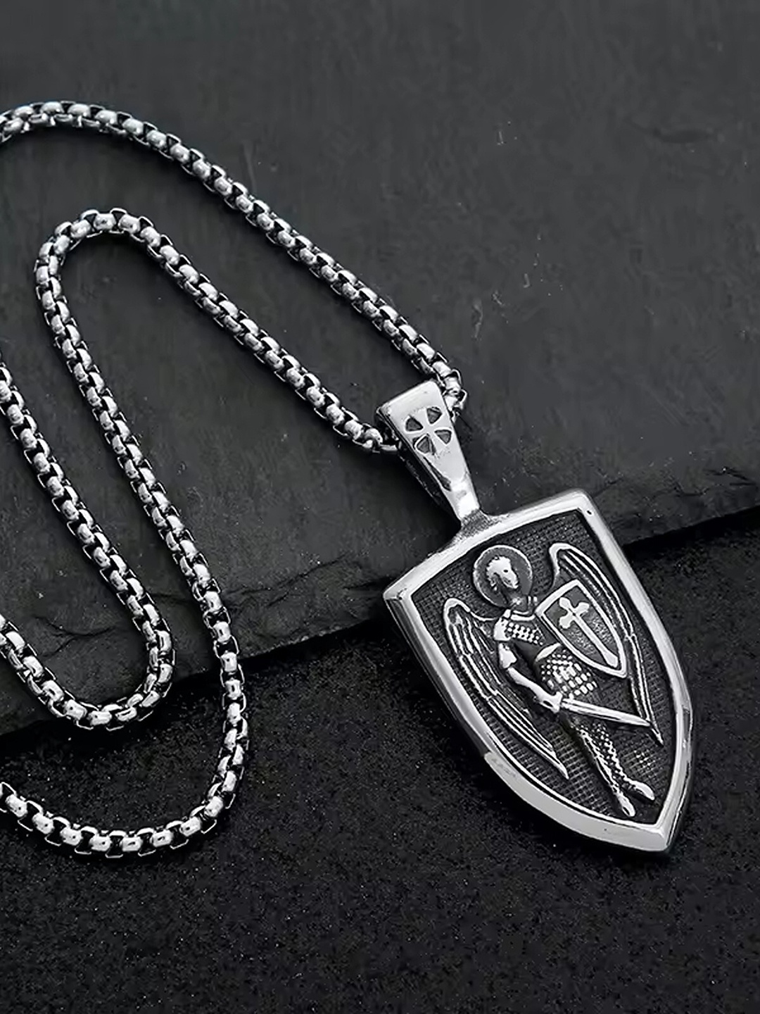 

Heer Collection Silver-Plated Contemporary Pendants with Chains