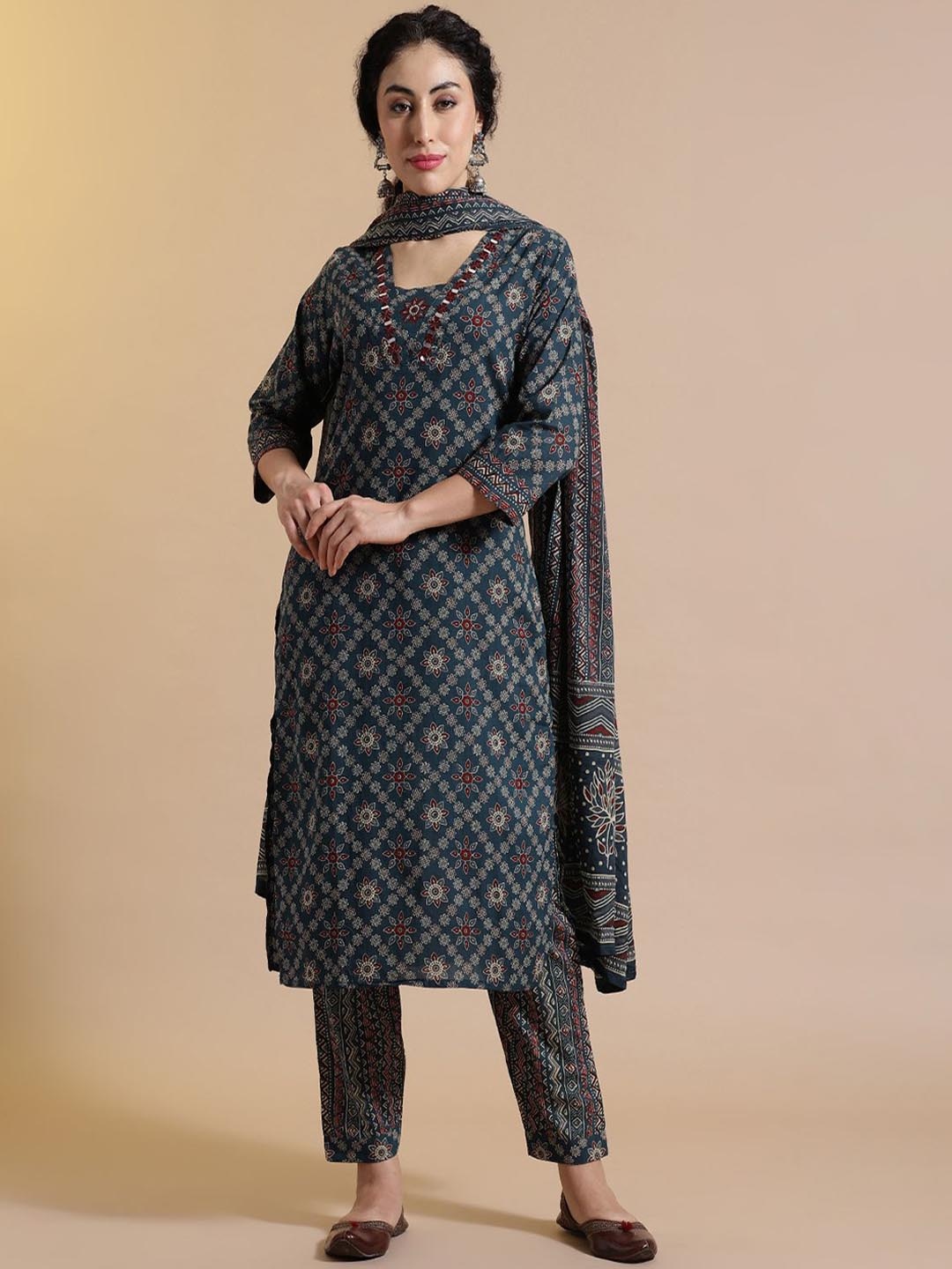 

Anouk Floral Embroidered Thread Work Pure Cotton Straight Kurta with Trousers & Dupatta, Green