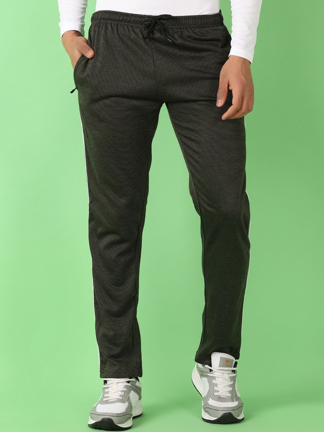 

V-Mart Men Self Design Spun Fleece W-Pyjama Track Pants, Olive