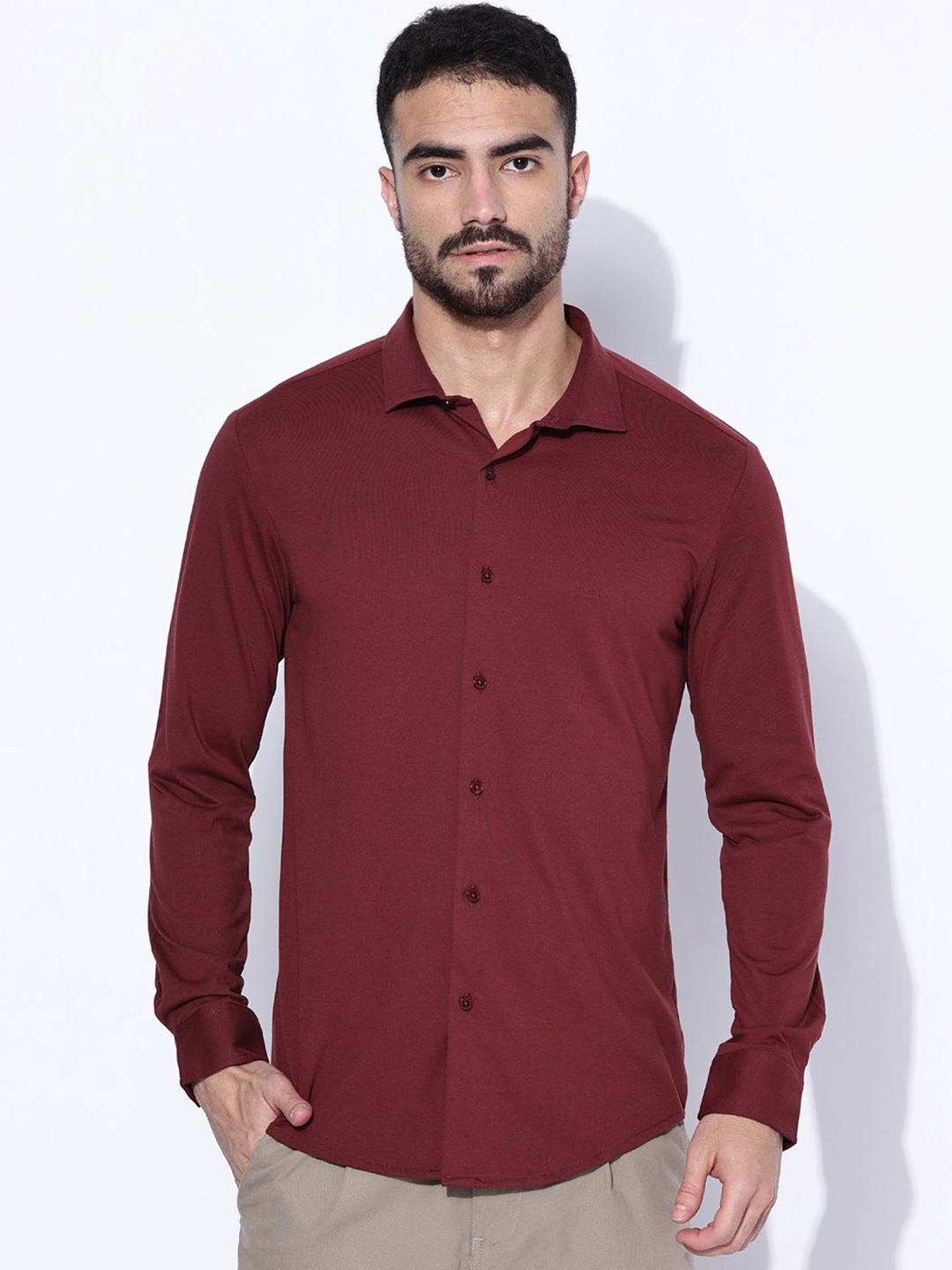 

BLUE TYGA Men Comfort Spread Collar Solid Casual Shirt, Maroon