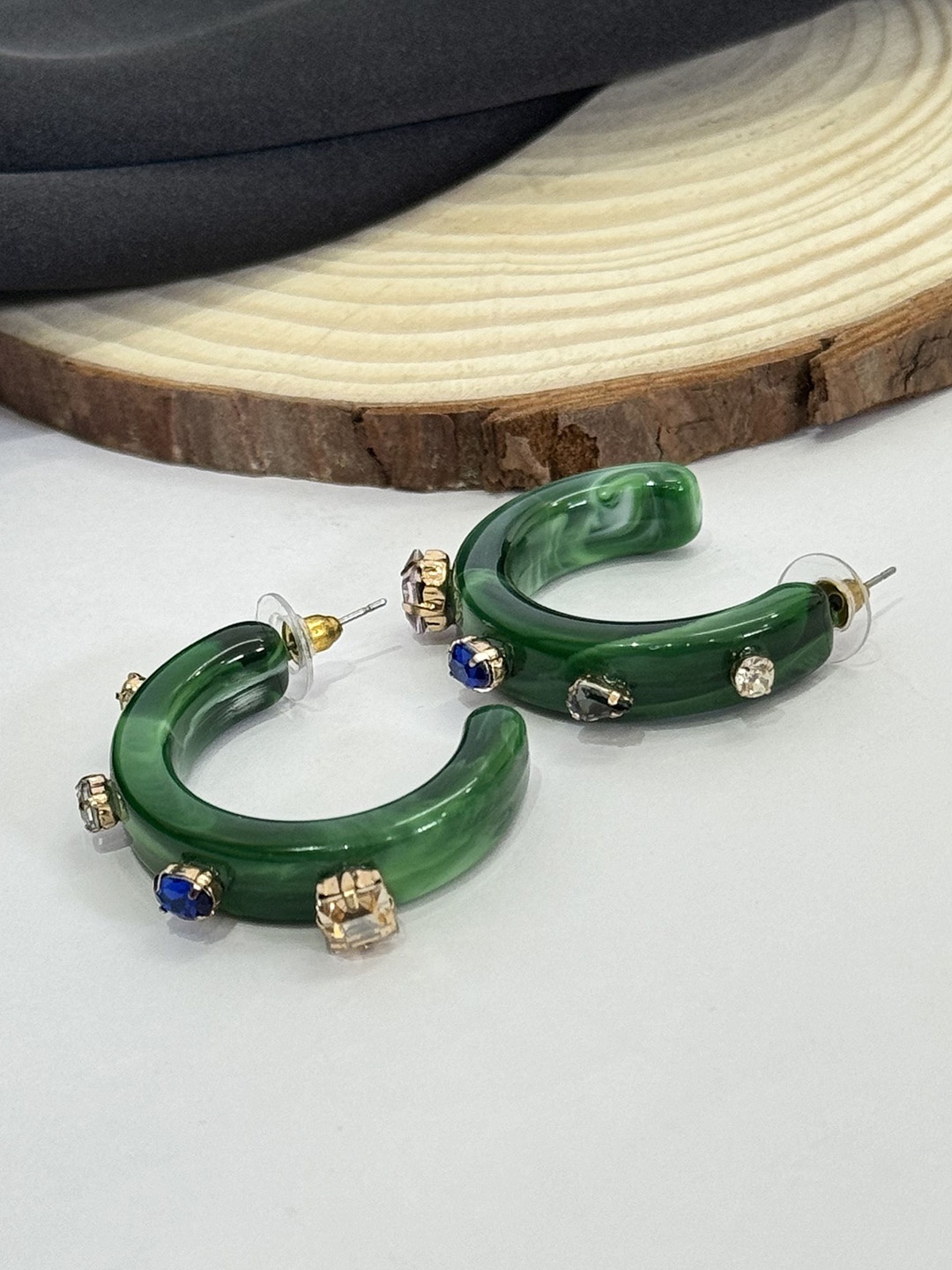 

The Jewellery Tale Circular Half Hoop Earrings, Green