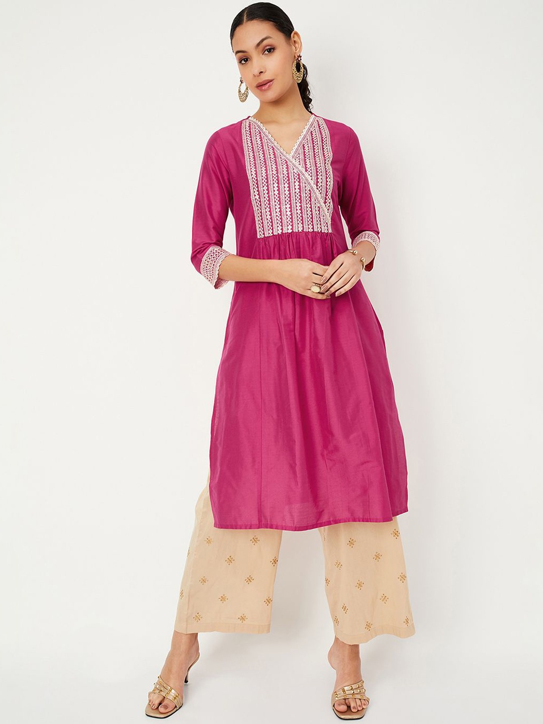 

max Geometric Sequinned V Neck Straight Kurta, Pink