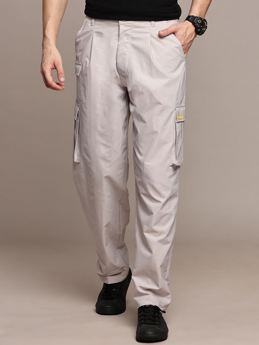 

FCUK Men Relaxed Loose Fit Pleated Cargos Trousers, Grey