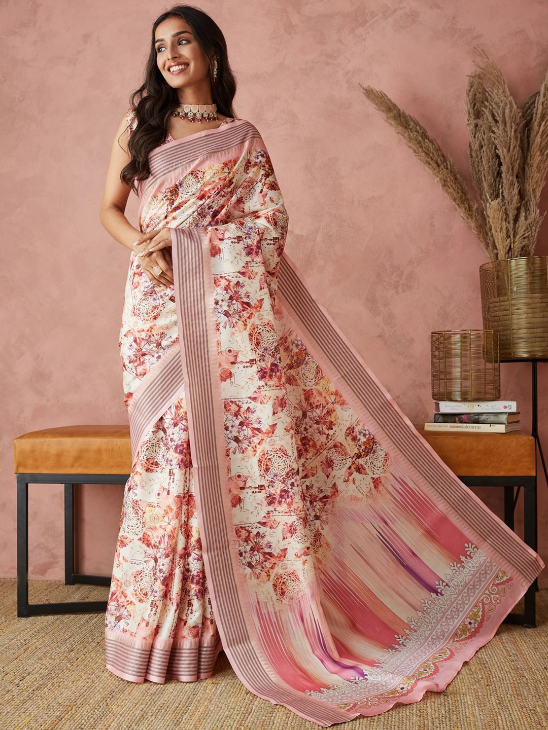 

RACHNA Floral Printed Tussar Saree With Blouse Piece, Peach