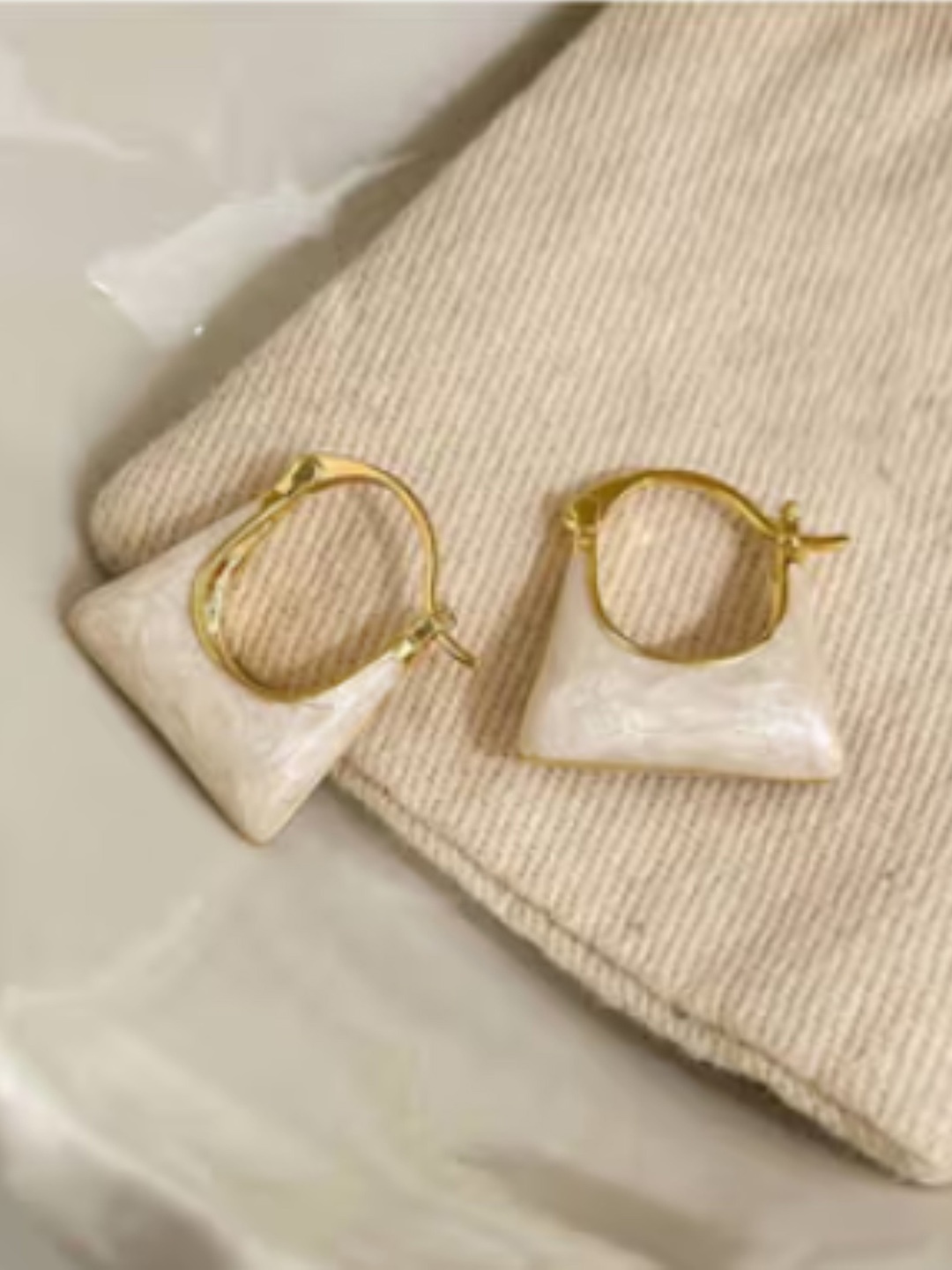 

SUBHAGALANKAR Classic Hoop Earrings, Off white