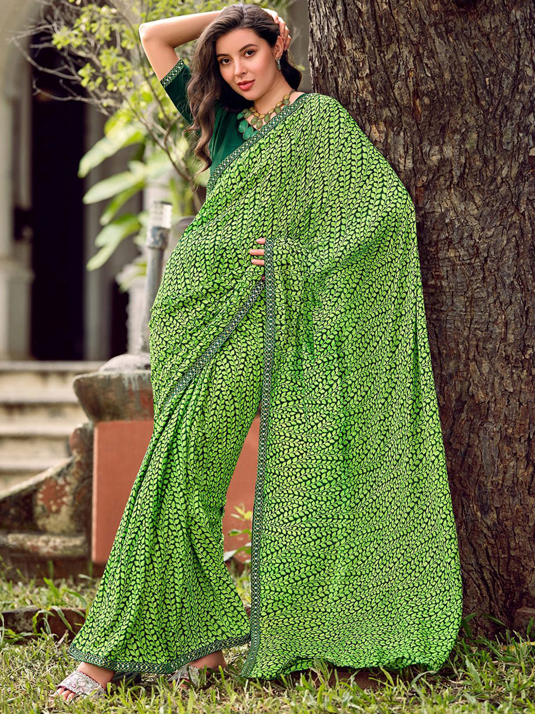 

SANSKAR Floral Printed Saree With Blouse Piece, Green