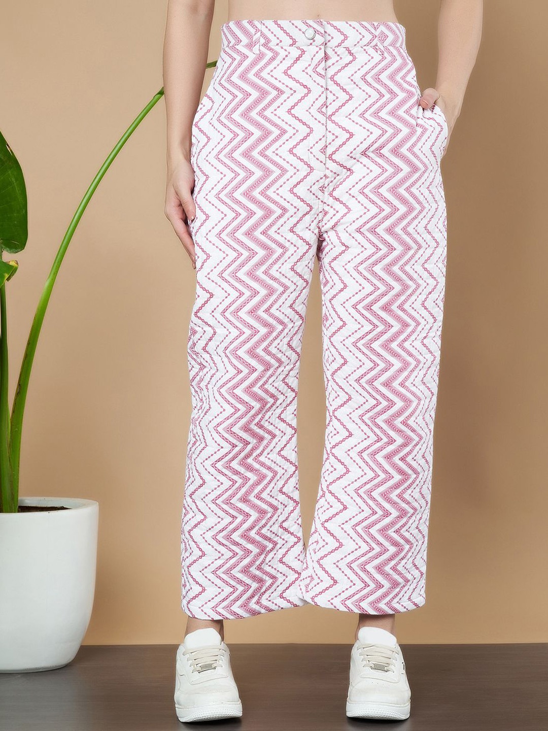 

COTLAND FASHION Women Zig-Zag Printed Relaxed Fit High-Rise Coated Trouser, White