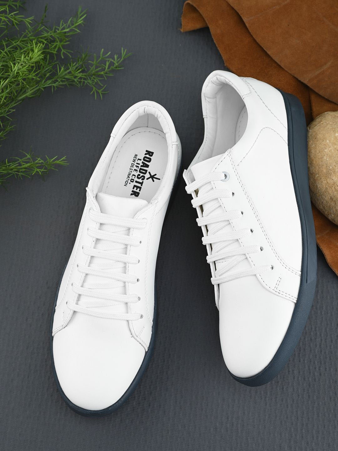 

The Roadster Lifestyle Co Men Casual Lace-up Sneakers, White