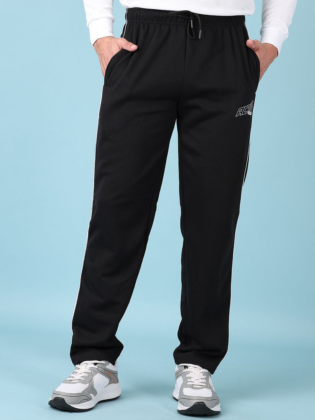 

V-Mart Men Cotton Regular Fit Mid-Rise Track Pant, Black