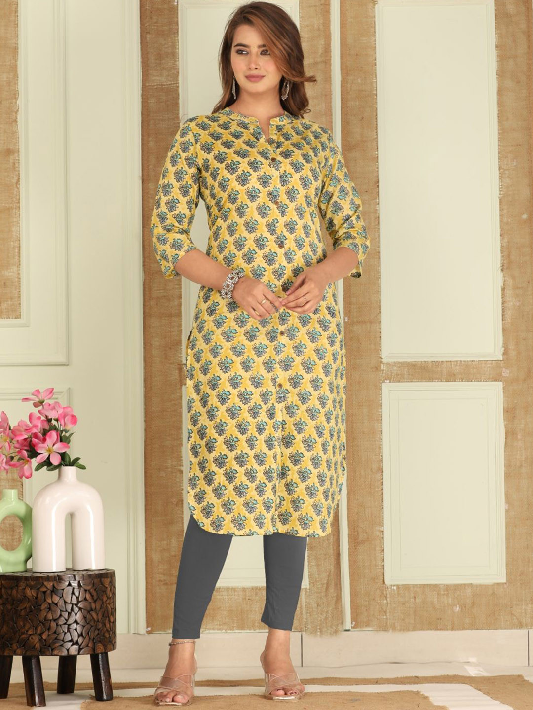 

Mehsoos Floral Printed Mandarin Collar Three-Quarter Sleeves Pure Cotton Straight Kurta, Yellow