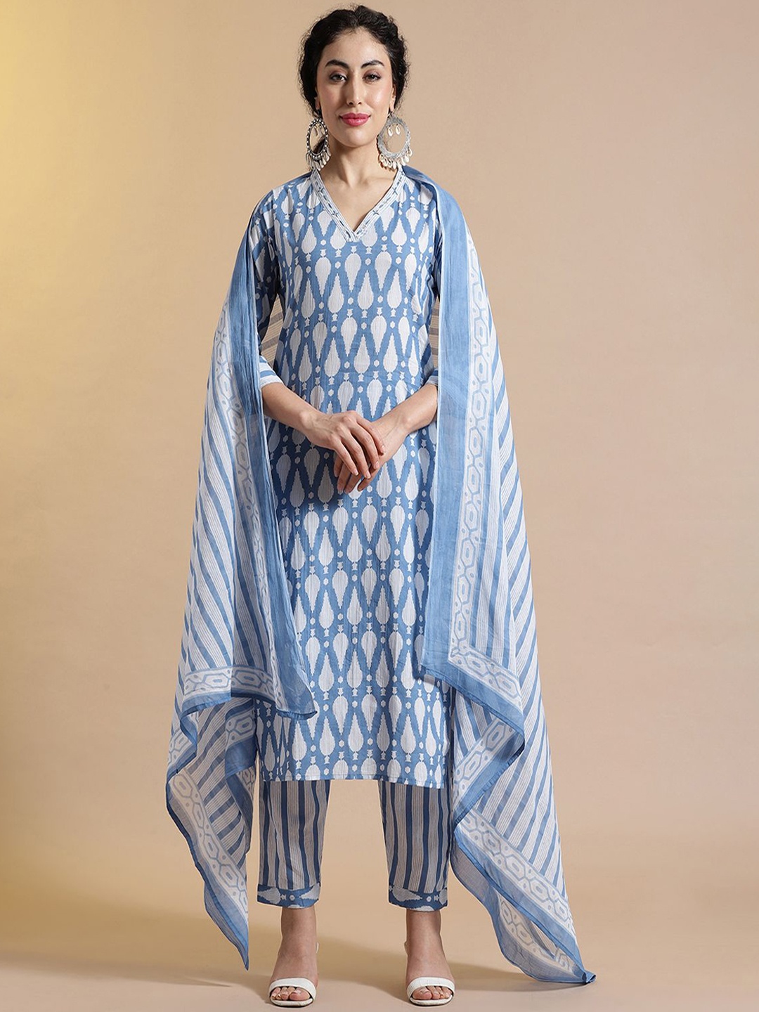 

Anouk Floral Printed Thread Work Pure Cotton Straight Kurta with Trousers & Dupatta, Blue