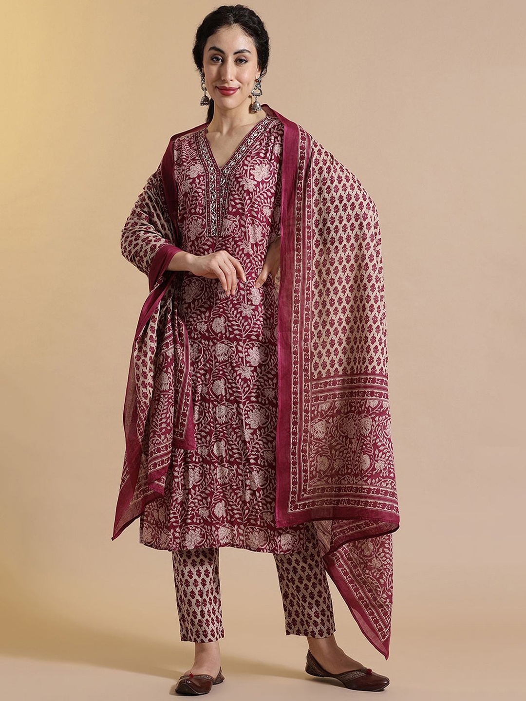 

Anouk Floral Printed Thread Work Pure Cotton Straight Kurta with Trousers & Dupatta, Maroon