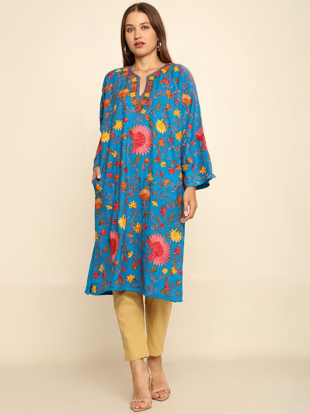 

CRAFTBAZAR Floral Embroidered Notch Neck Flared Sleeves Panelled Straight Kurta, Turquoise blue