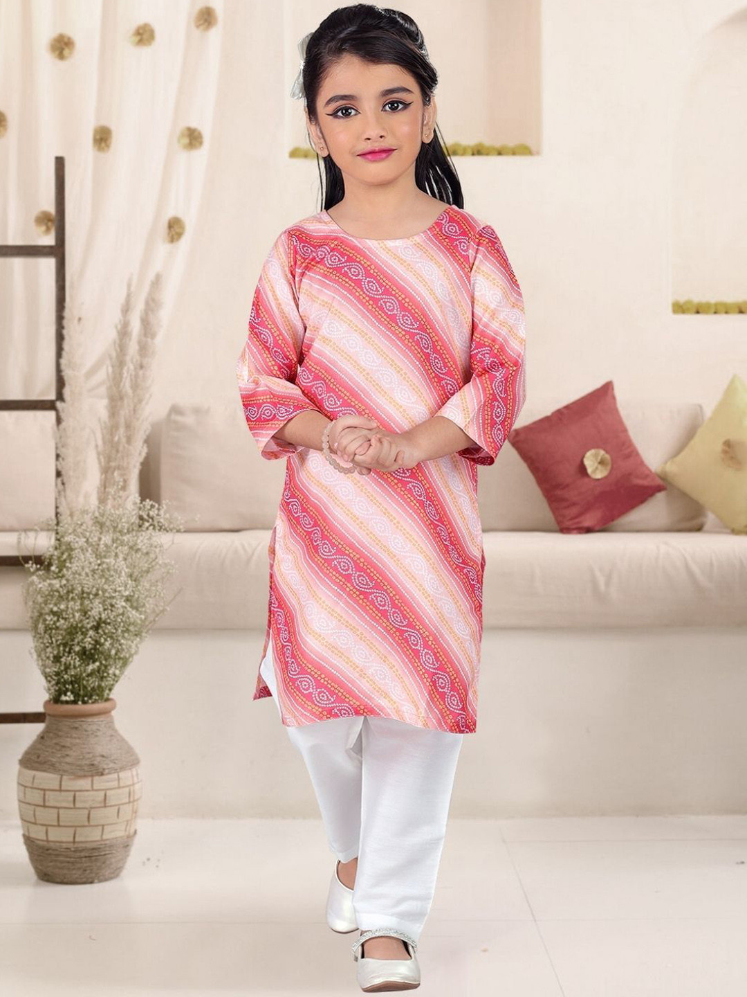 

Pehanaava Girls Bandhani Printed Cotton Straight Kurta With Trouser, Pink