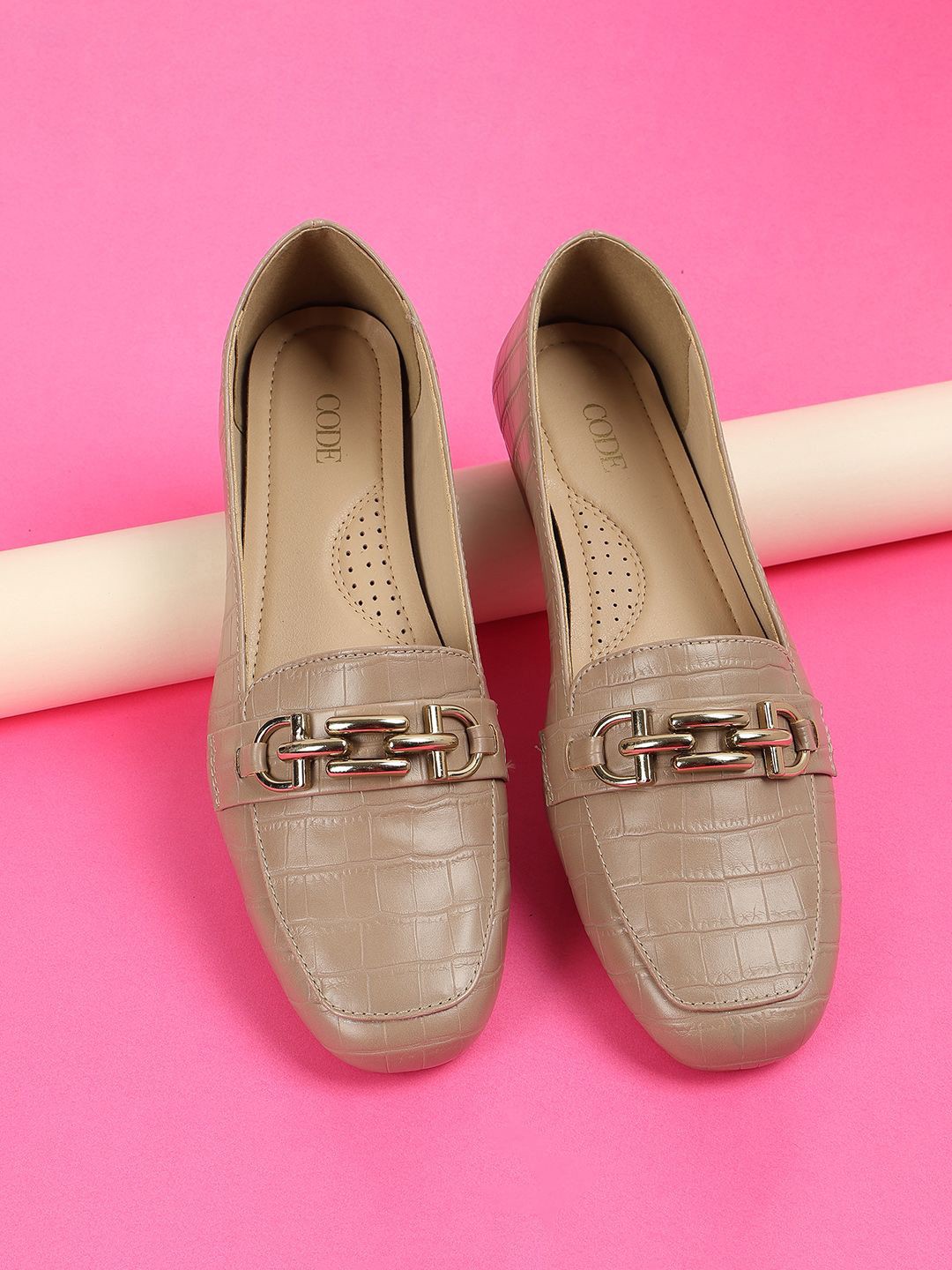 

CODE by Lifestyle Women Slip-On Round Toe Sneakers, Pink