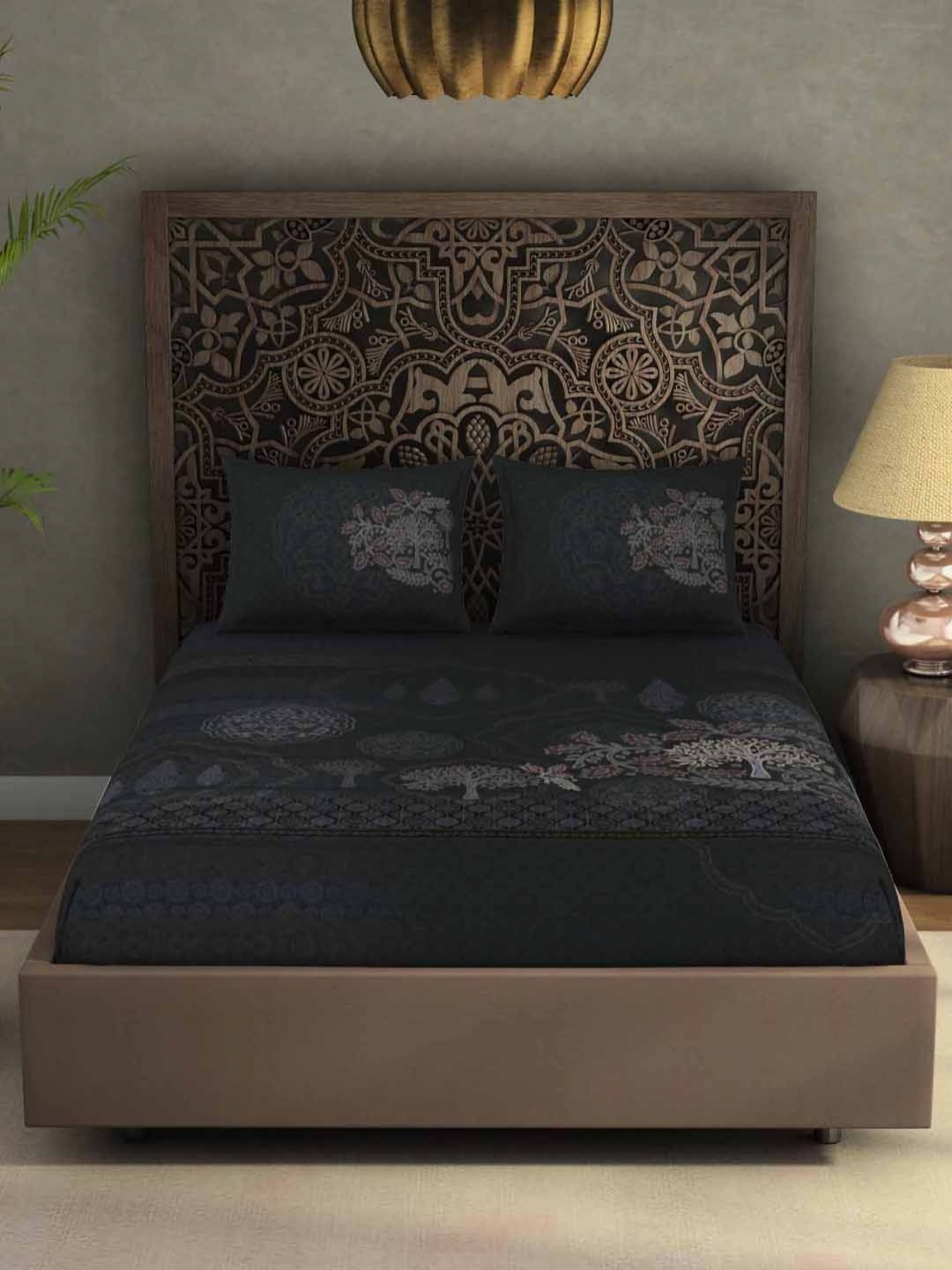 

SPACES Rangana Digital Grey Printed Pure Cotton 300 TC King Bedsheet Set Set 2.74 x 2.74m