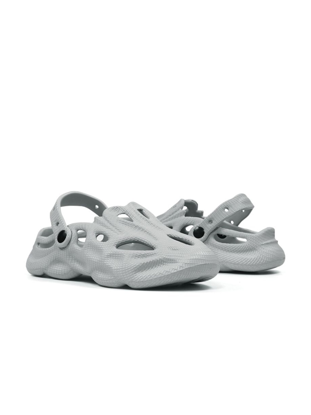 

SPIFFERS Men Croslite Clogs, Grey