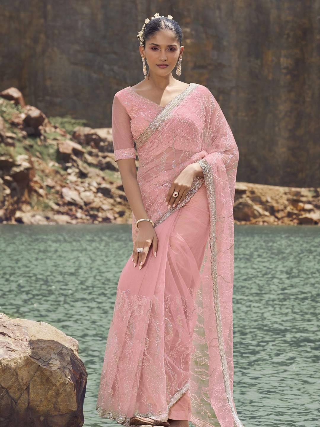 

ODETTE Embellished Sequinned Net Saree, Pink