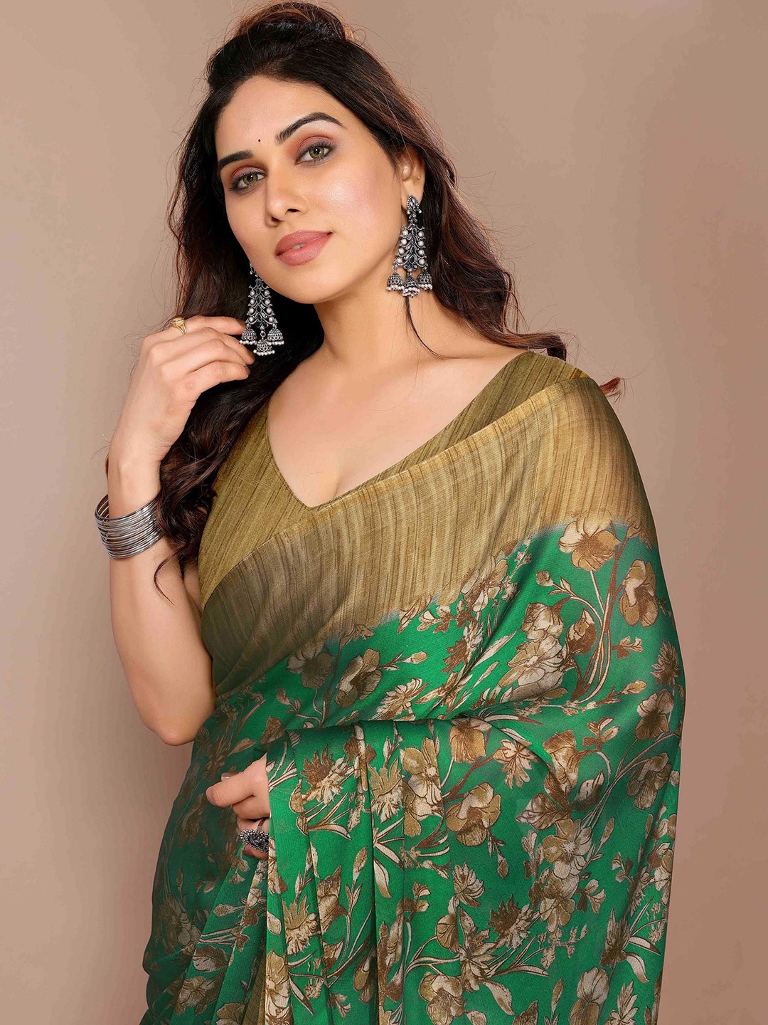 

KALINI Floral Printed Daily Wear Saree, Green