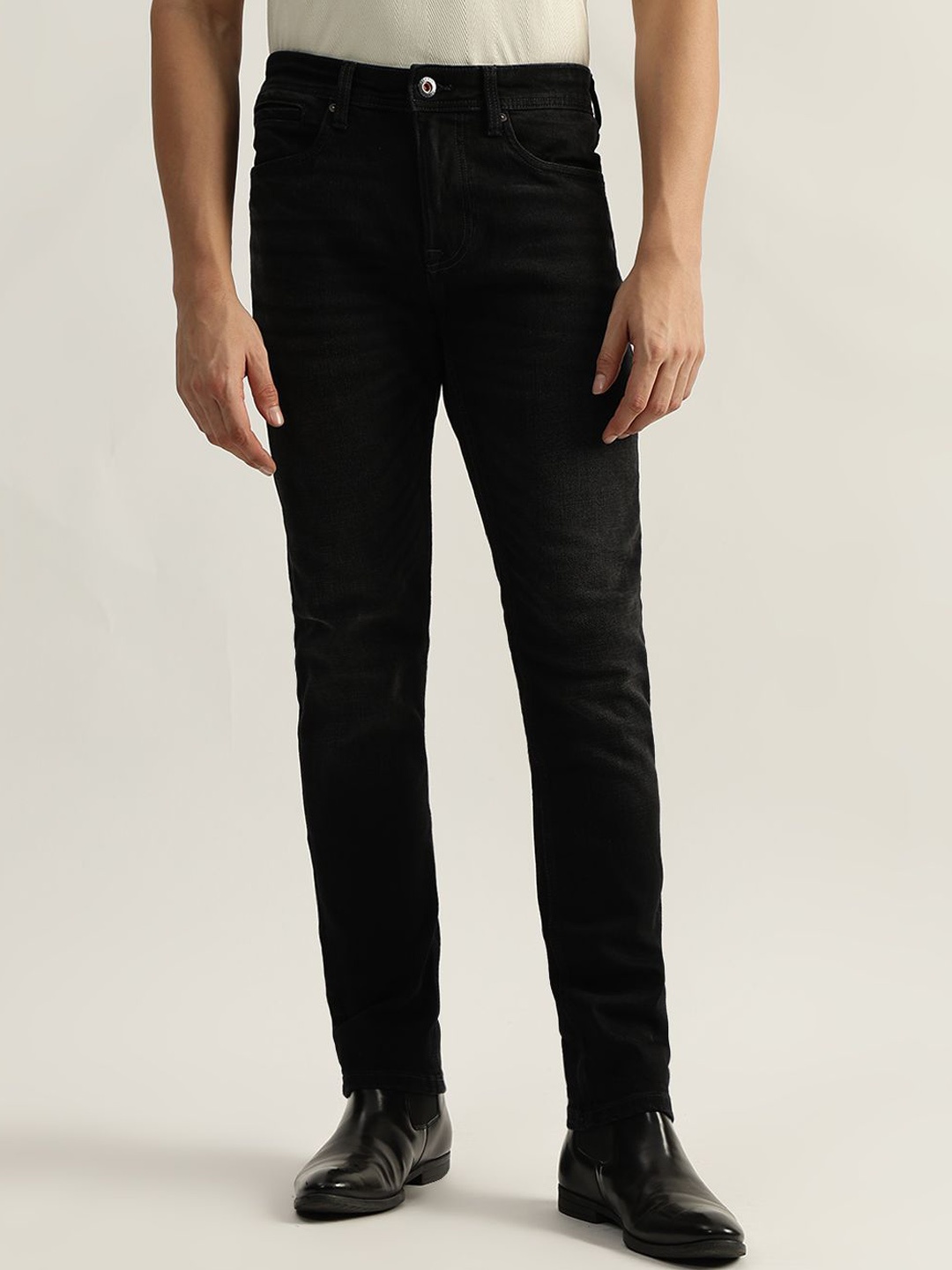 

Iconic Men Regular Fit Jeans, Black