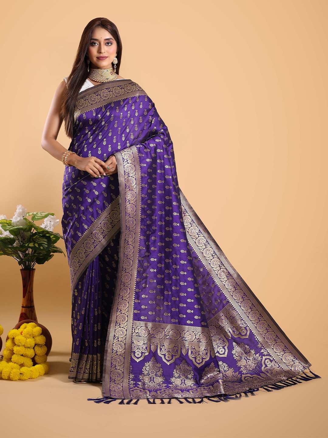 

HEER FASHION Ethnic Motifs Banarasi Saree With Blouse Piece, Purple