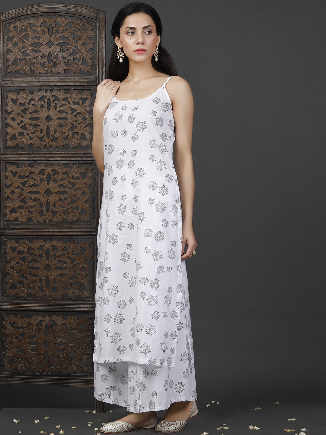 

TJORI Floral Printed Round Neck Cotton Straight Kurta, White