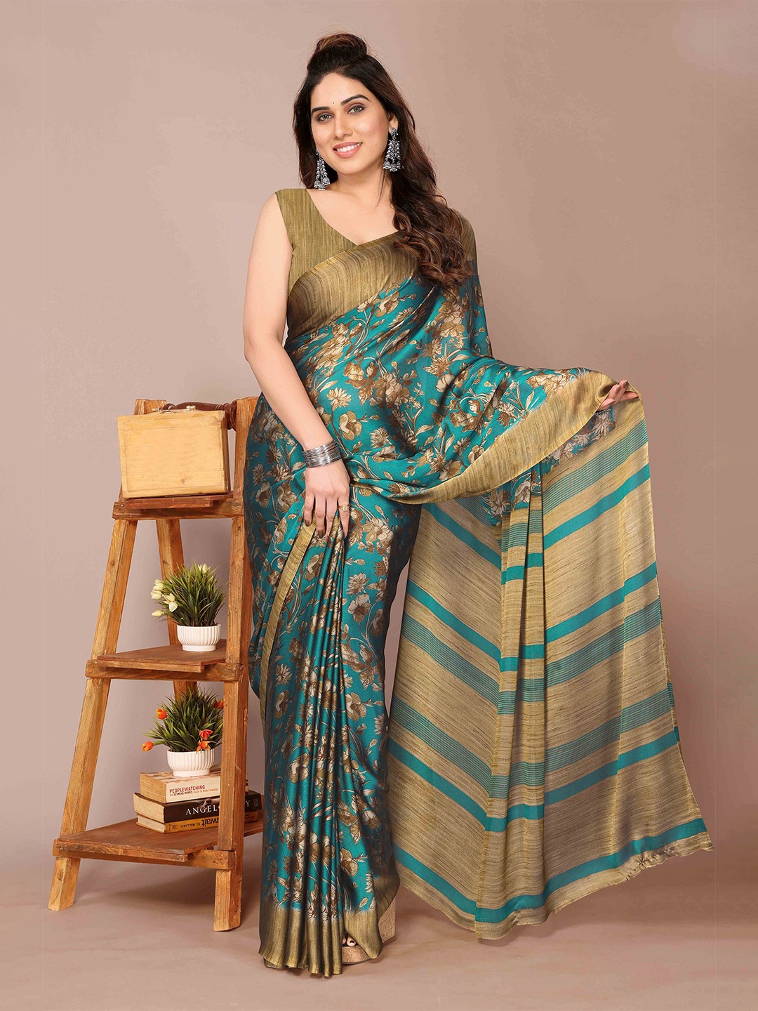 

KALINI Floral Printed Saree With Blouse Piece, Teal