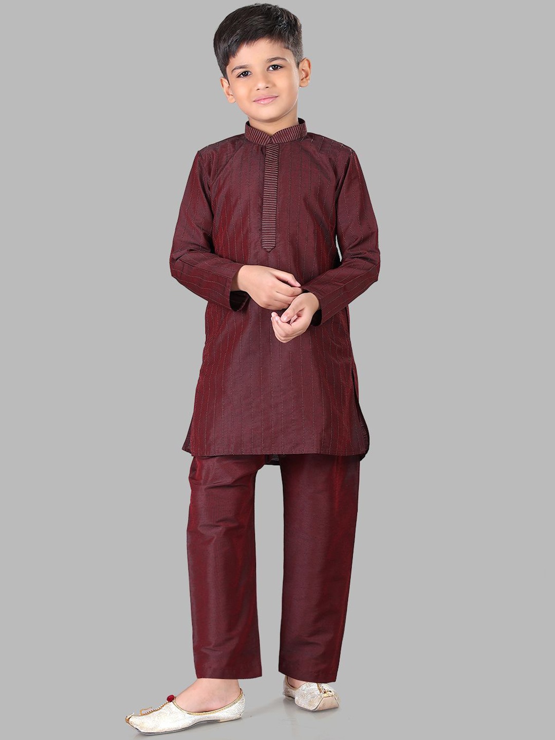 

Pehanaava Boys Regular Cotton Straight Kurta with Pyjamas, Na