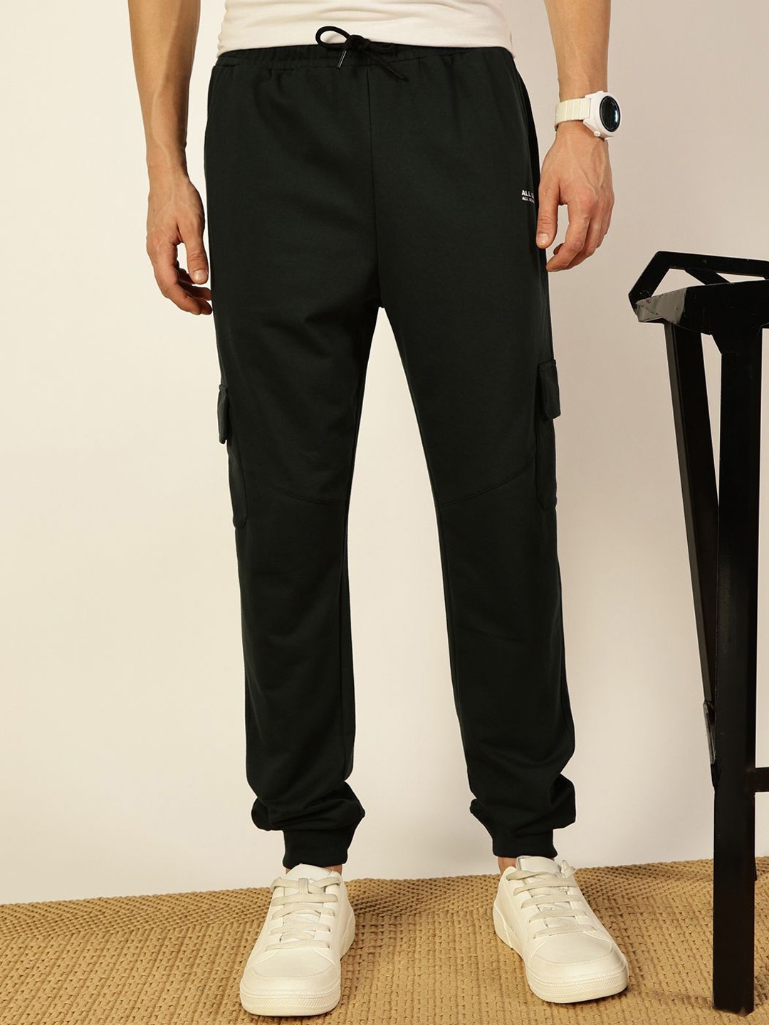 

Thomas Scott Men Mid-Rise Track Pants, Black