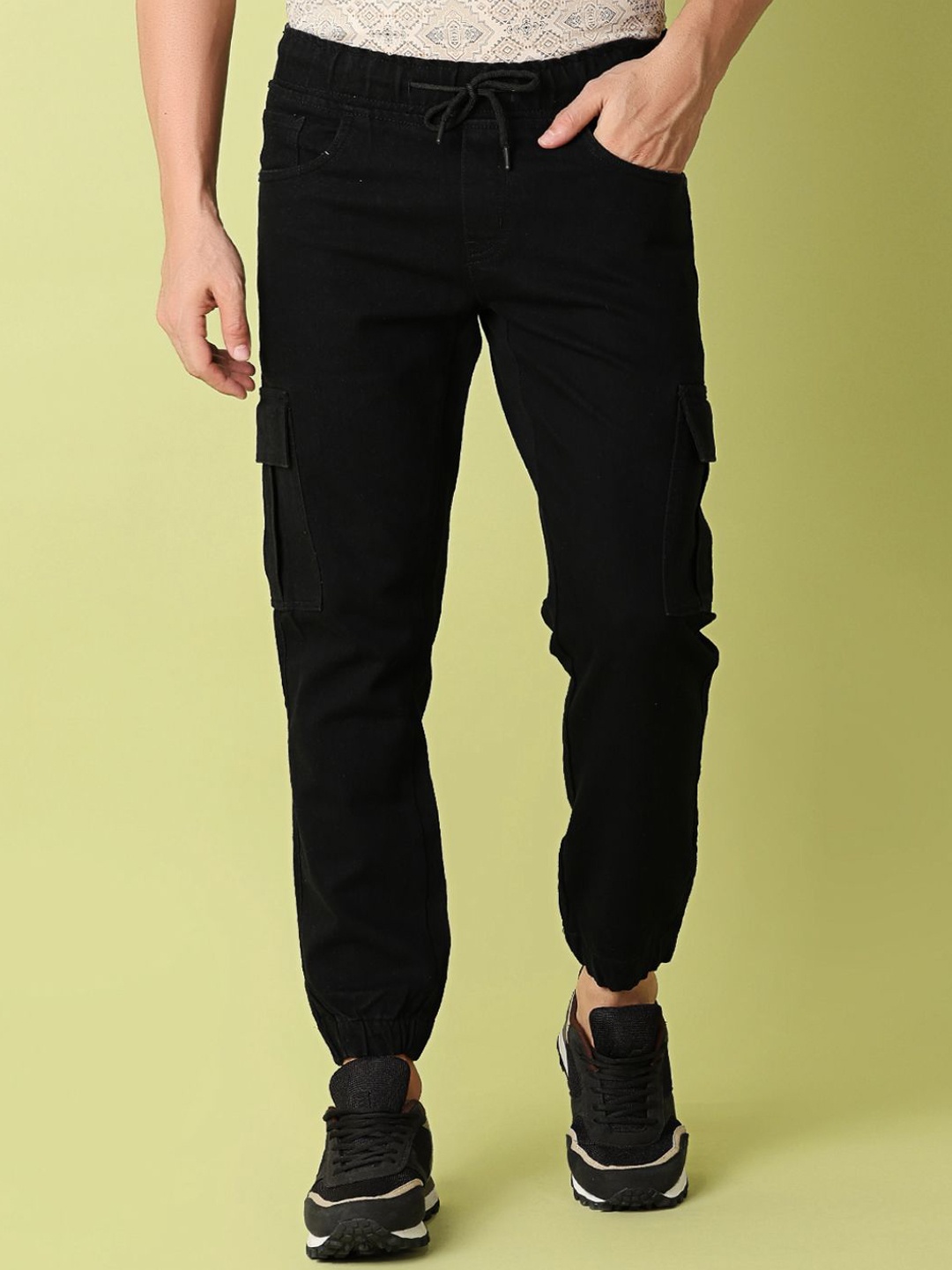

V-Mart Men Slash Knee Cotton Jeans, Black