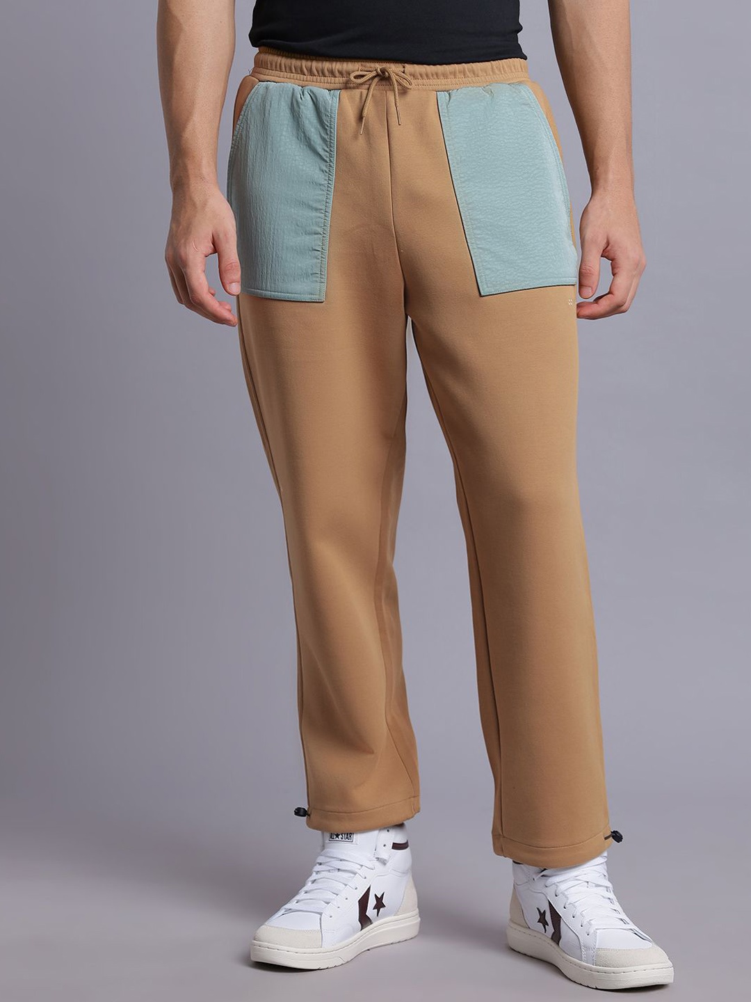 

Converse Men Wordmark Pants, Brown