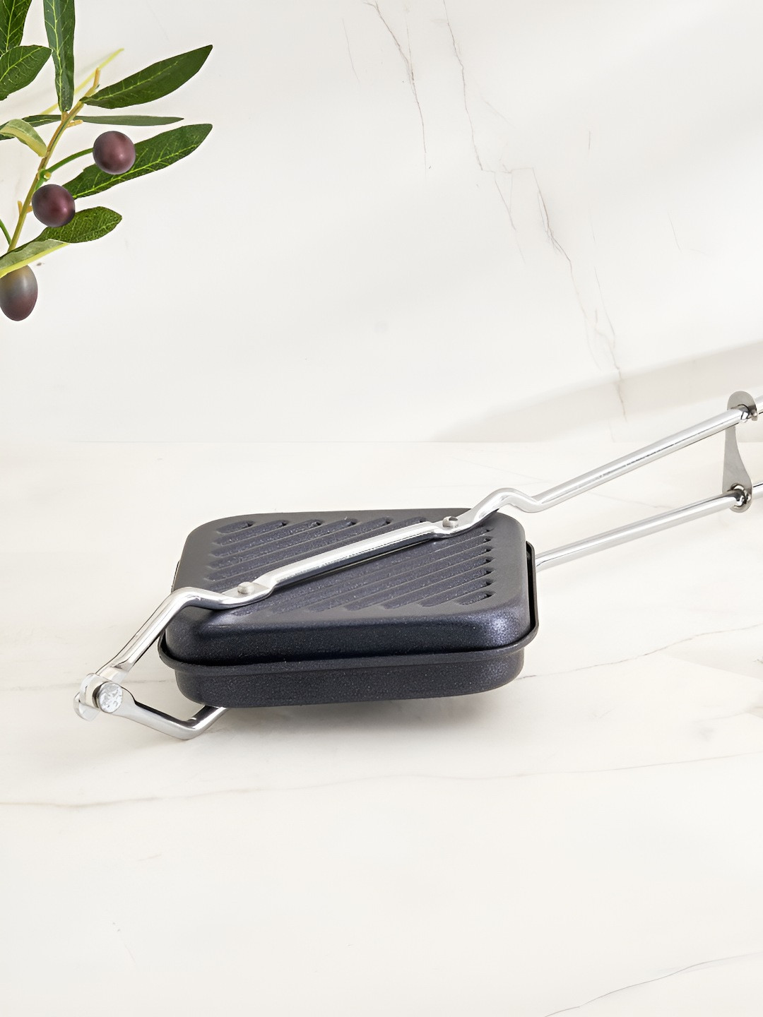 

Home Black Corsica Aresco Stainless Steel Toaster Grill