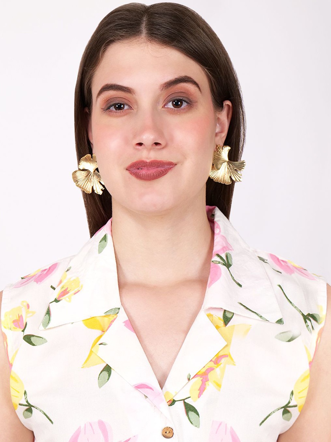 

DressBerry Contemporary Drop Earrings, Gold