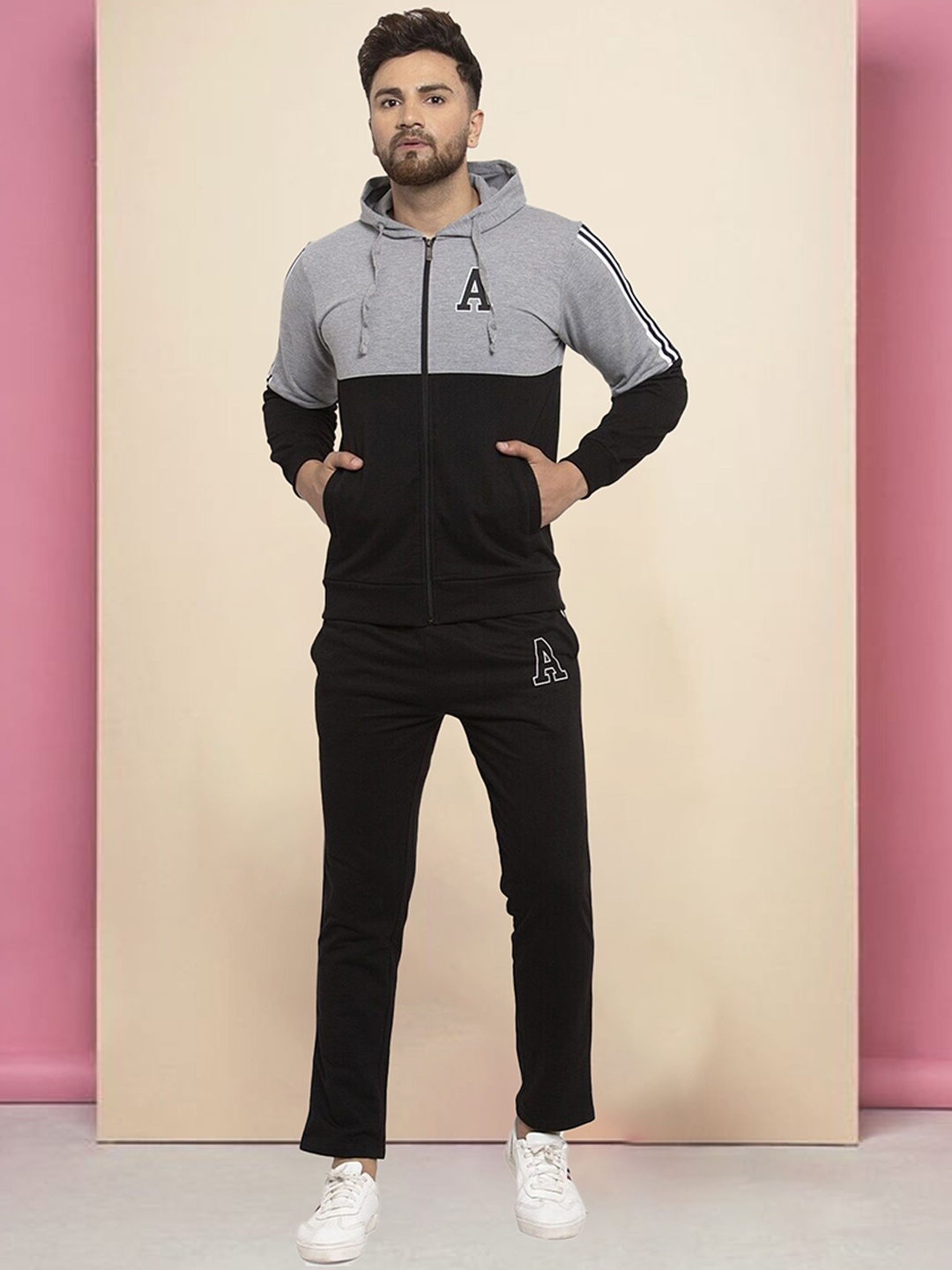 

WILD WEST Men Colorblocked Hooded Tracksuits, Black