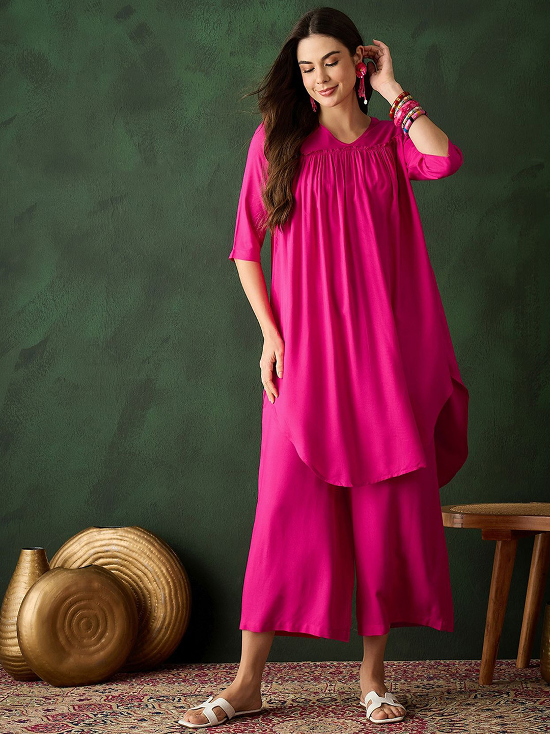 

Sangria Pleated Kurta with Trouser, Pink