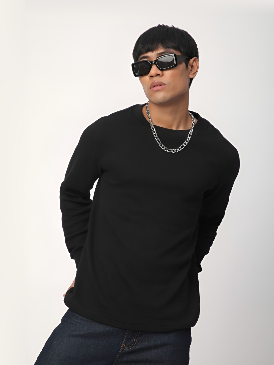 

R&B Men Solid Round Neck Cotton T-shirt, Black