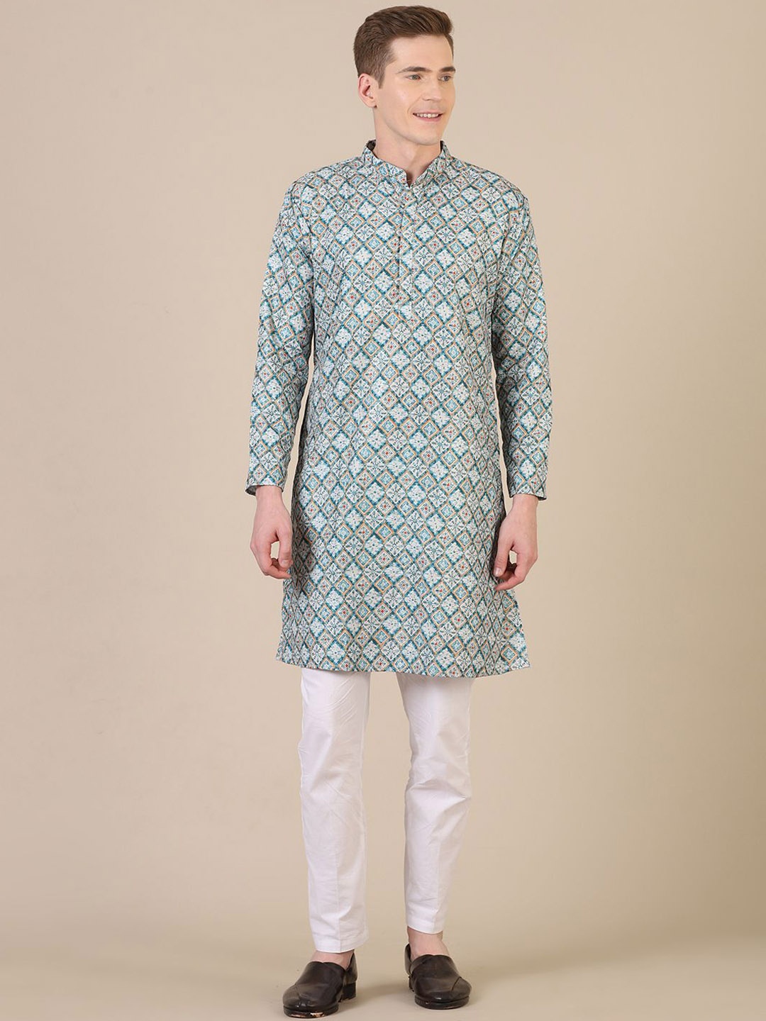 

Stuffie Land Geometric Printed Regular Pure Cotton Straight Kurta with Pyjamas, White