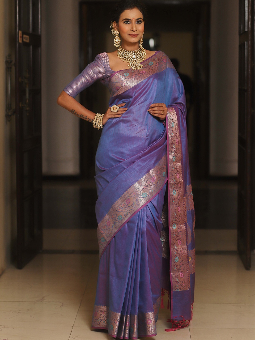 

Banarasee Solid Woven Design Zari Banarasi Saree, Blue