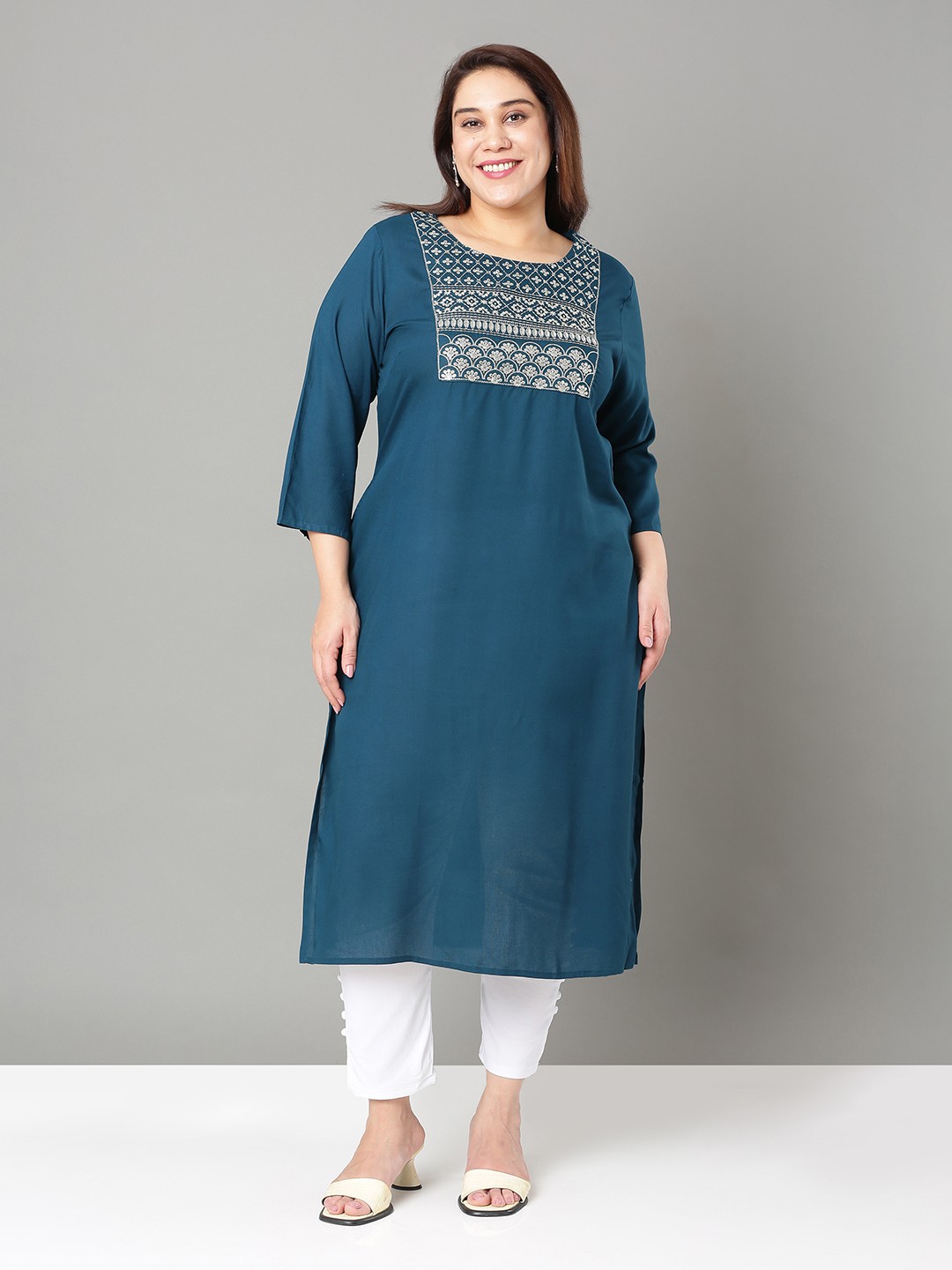 

Sztori Plus Size Floral Yoke Design Thread Work Straight Kurta, Teal