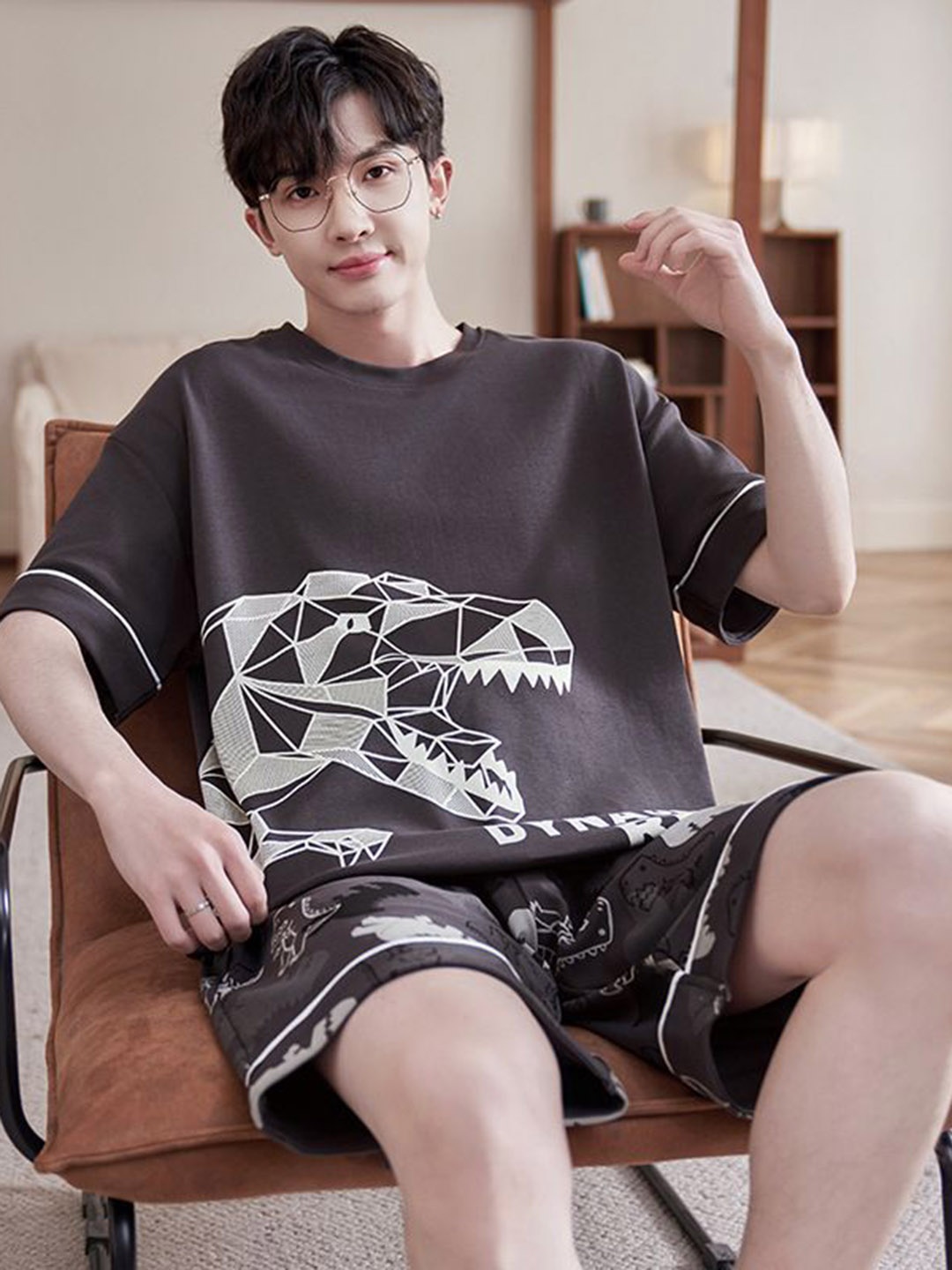 

StyleCast Black Graphic Printed Pure Cotton T-shirt With Short