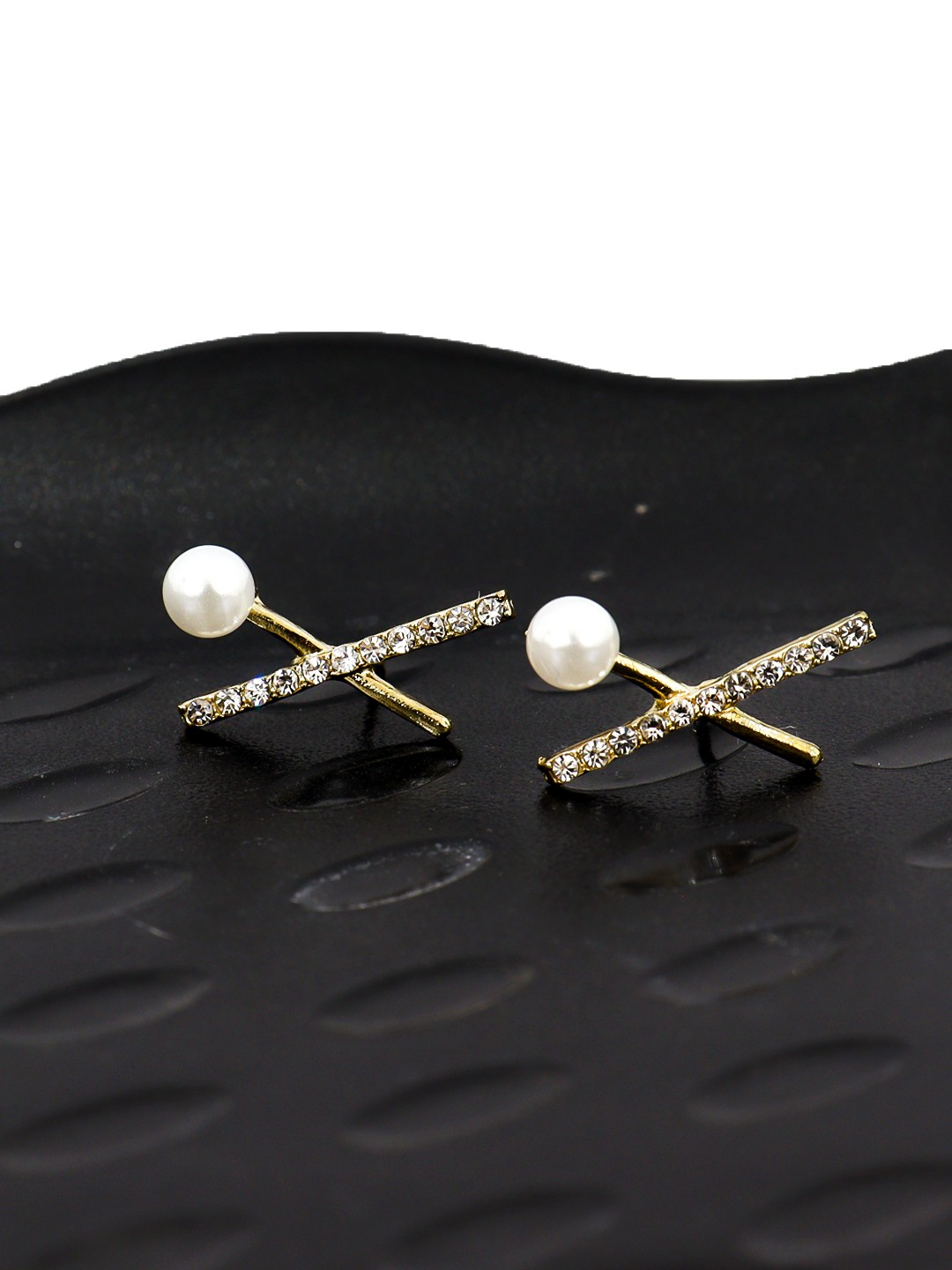 

KRENOZ Gold-Plated Stainless Steel Pearl X Shaped Studs