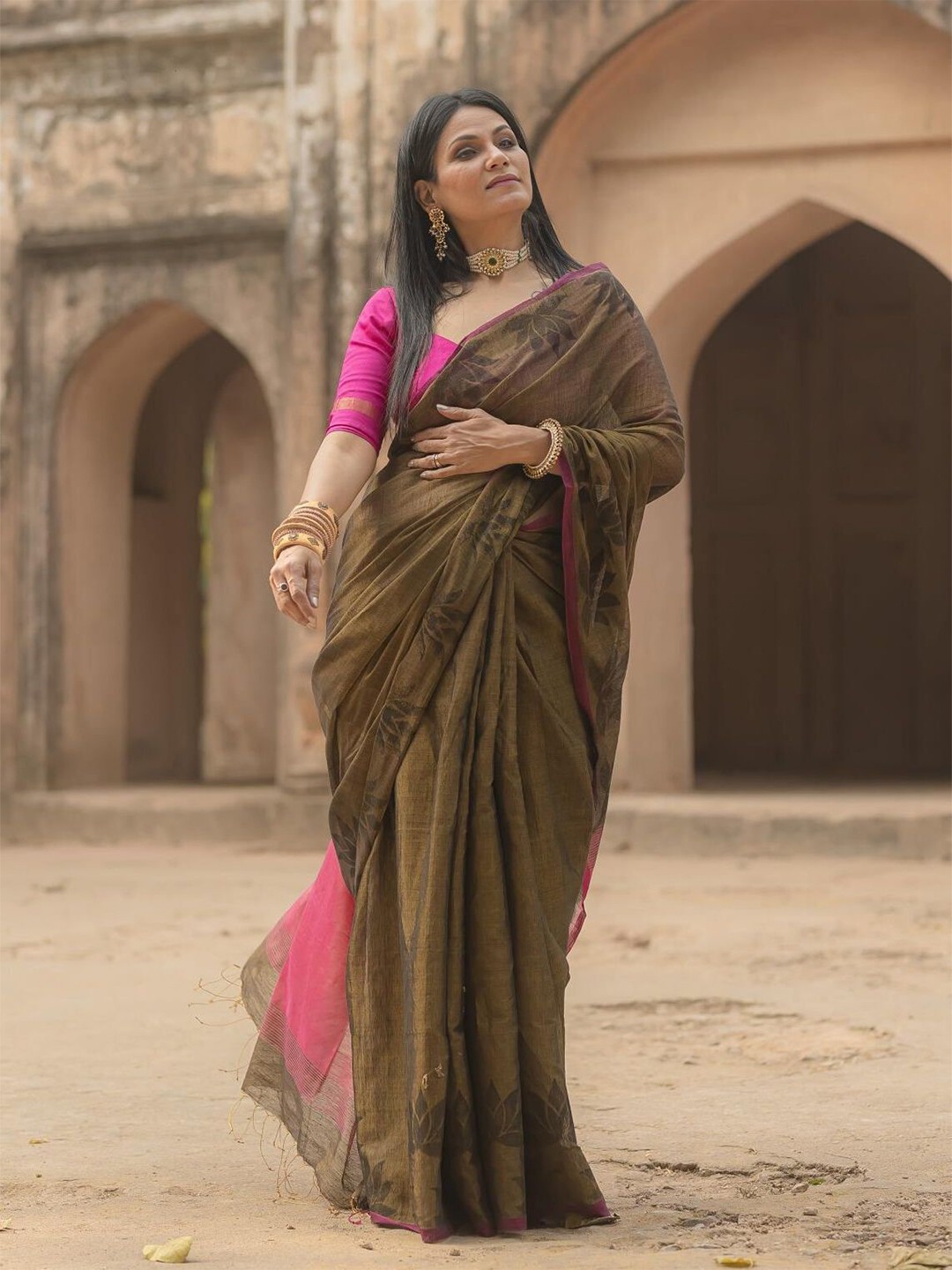 

SOULWEAVES Floral Pure Cotton Saree, Brown