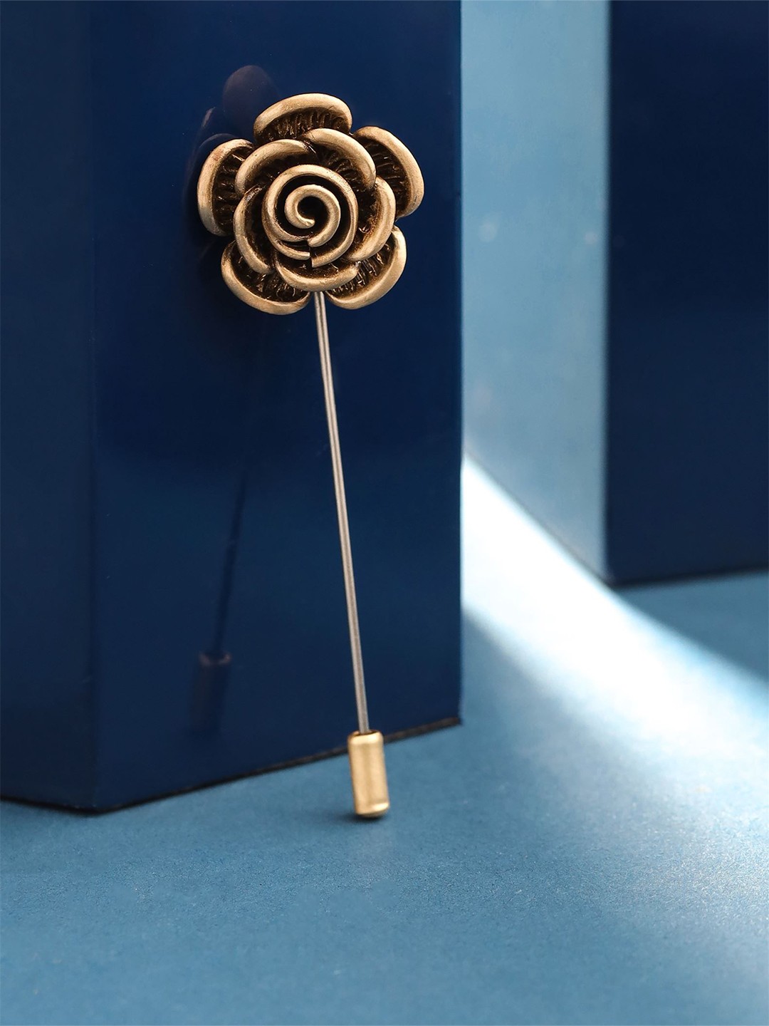 

RAMO Men Blooming Rose Lapel Pin, Gold