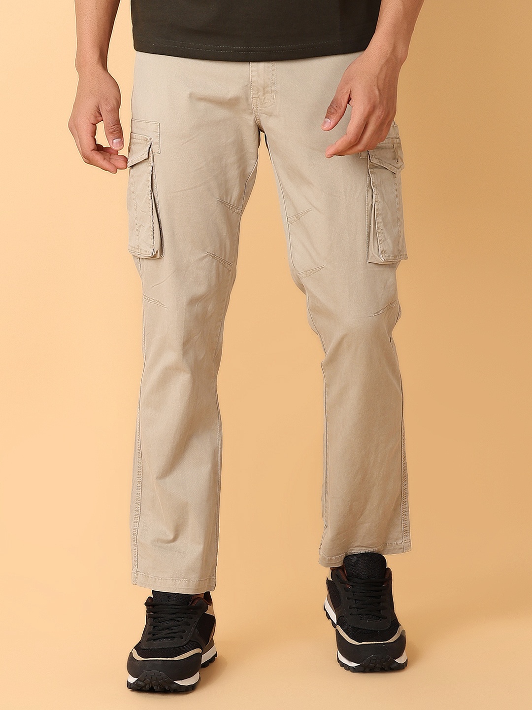 

V-Mart Men Cargos Regular Fit Mid-rise Trousers, Cream