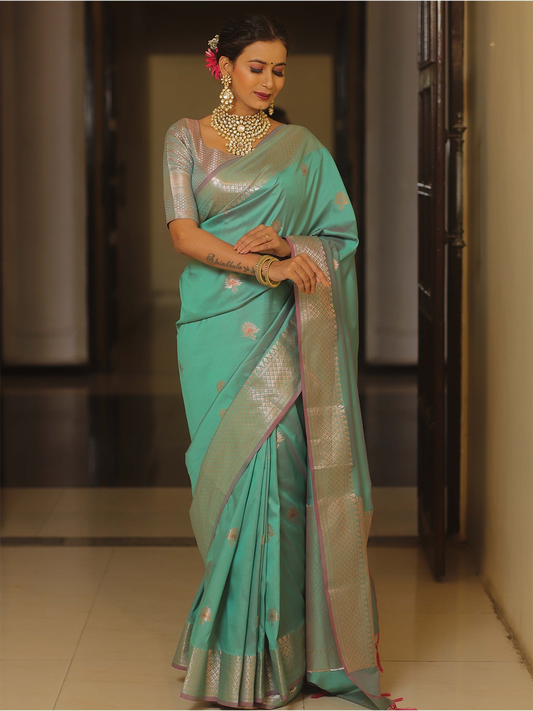 

Banarasee Woven Design Zari Banarasi Saree, Green